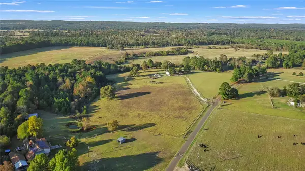 509 An County Road 190, Elkhart, TX 75839