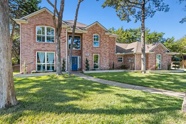 827 Knoll Manor Court, Cedar Hill, TX 75104
