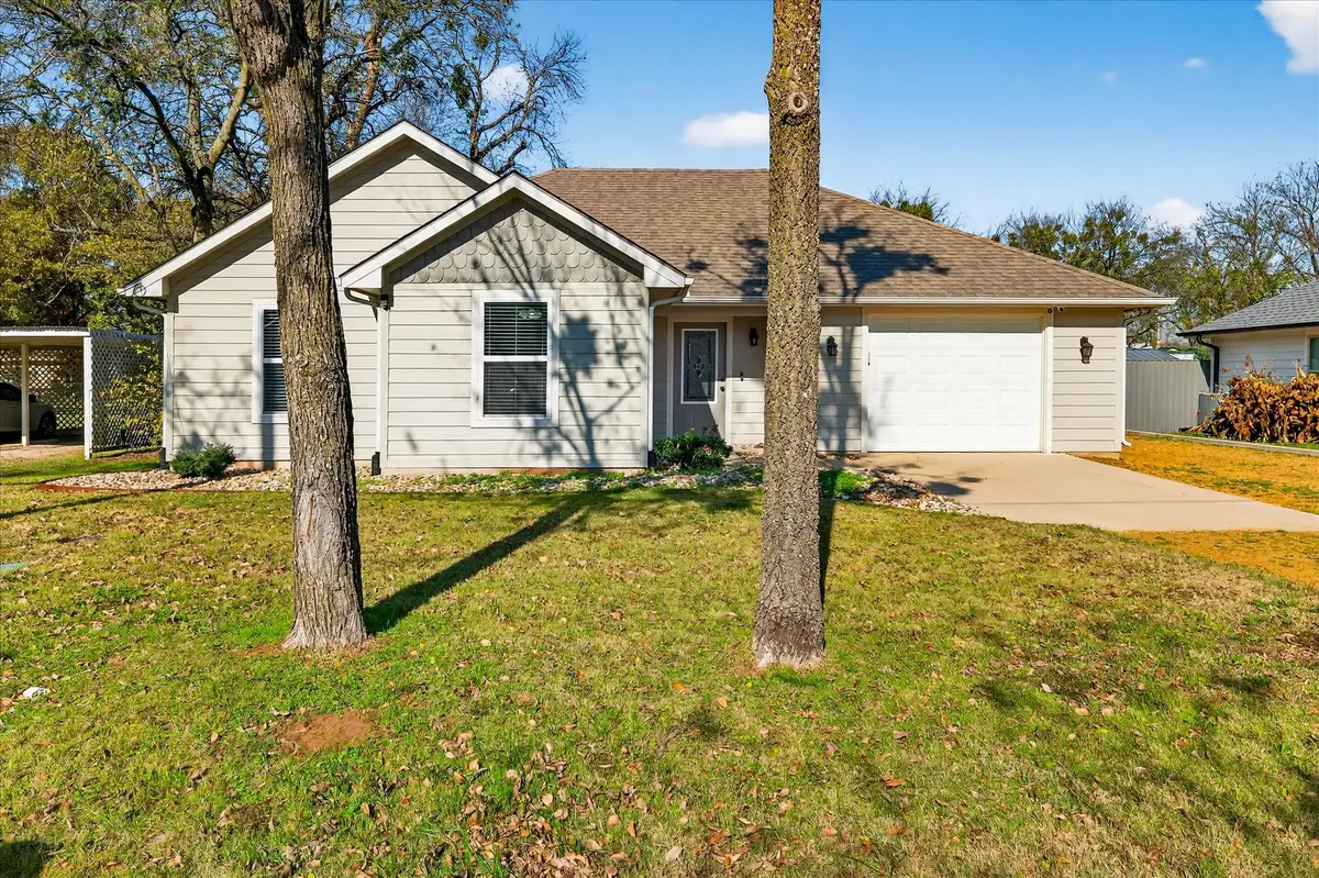 805 Main Street, Tioga, TX 76271 - Image #1