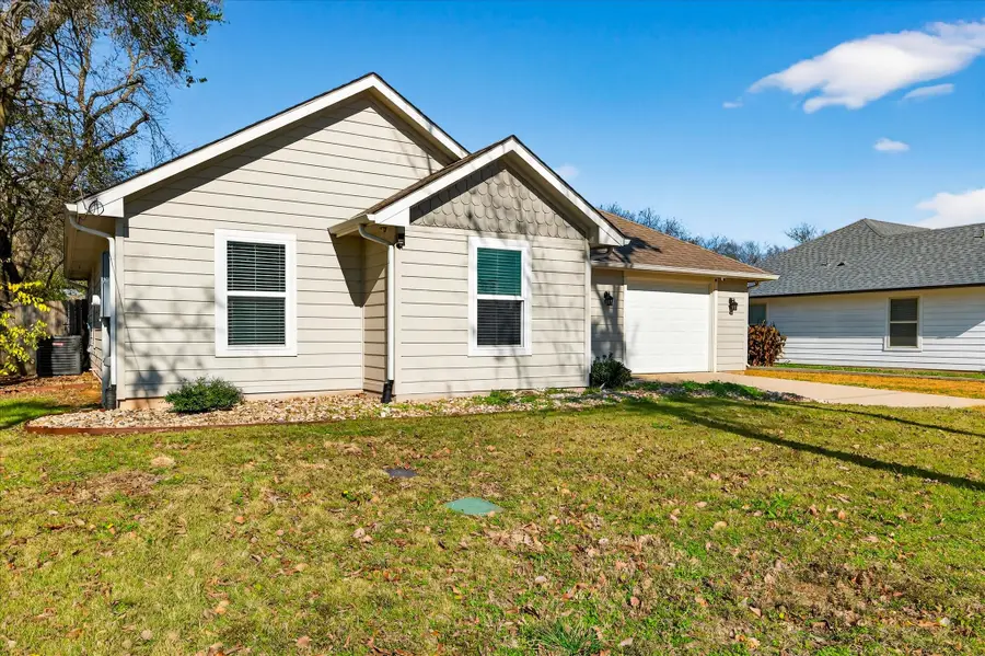 805 Main Street, Tioga, TX 76271 - Image #3