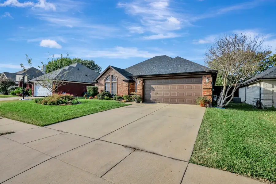 1084 Westgrove Drive, Saginaw, TX 76179 - Image #3
