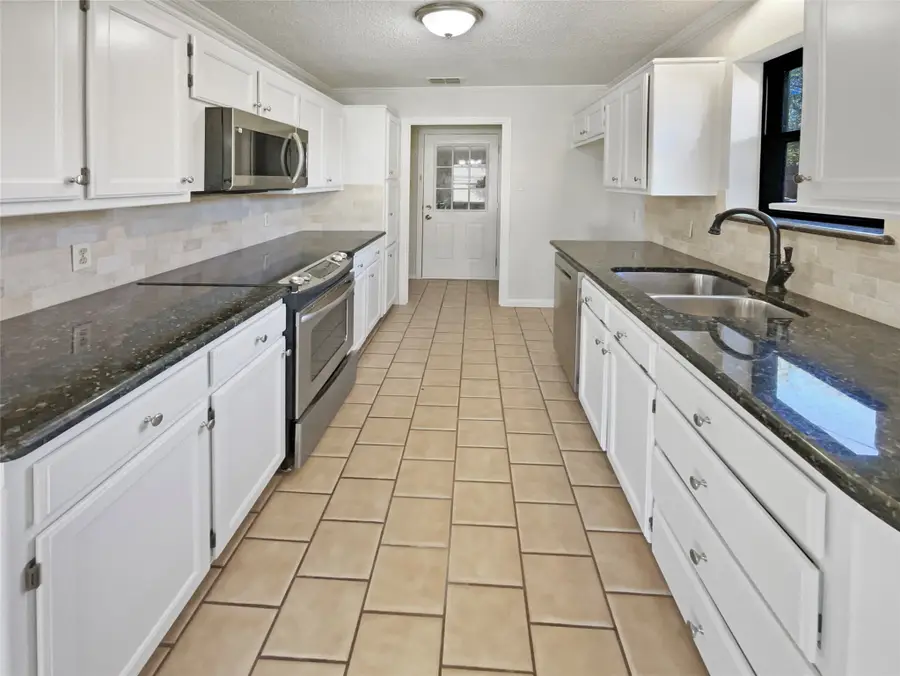 1209 Stonelake Drive, Cleburne, TX 76033 - Image #2