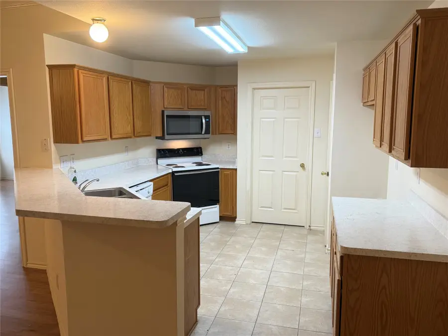 314 Bryant Lane, Cedar Hill, TX 75104 - Image #3