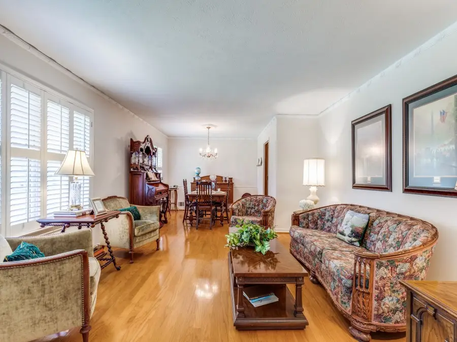 7637 El Pensador Drive, Dallas, TX 75248 - Image #3