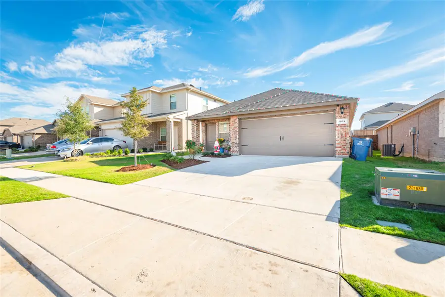 904 Corral Street, Royse City, TX 75189 - Image #2