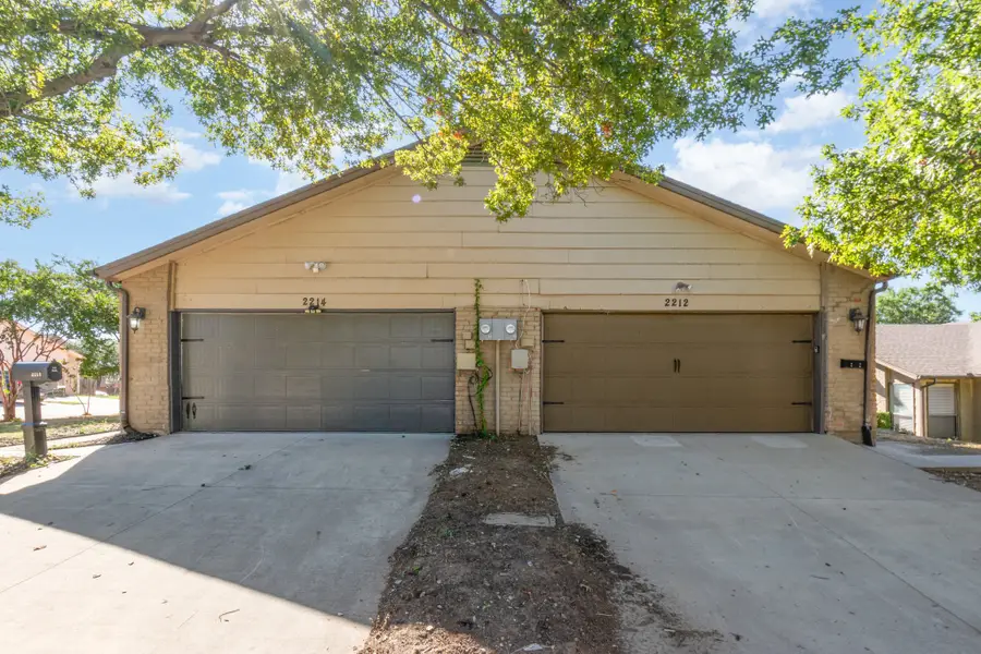 2212 Heritage Circle, Carrollton, TX 75006 - Image #3