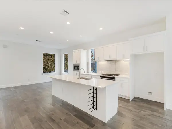 1771 Mccoy Street #305, Dallas, TX 75204