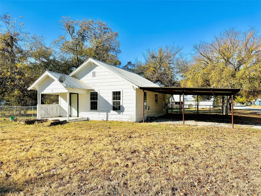 517 N Ave D, Cross Plains, TX 76443 - Image #3