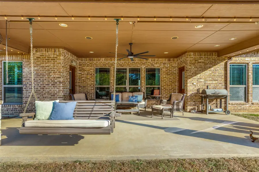 577 Hidden Lakes Boulevard, Gunter, TX 75058 - Image #2