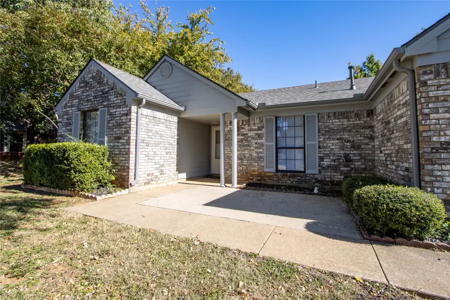 2701 Fountainview Drive, Corinth, TX 76210 - Image #2