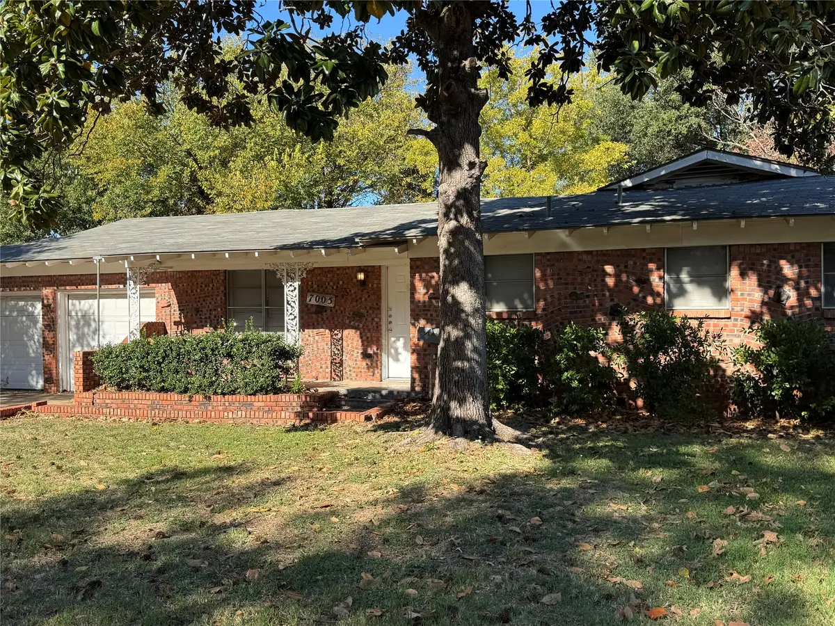 7005 Robinhood Lane, Fort Worth, TX 76112 - Image #1