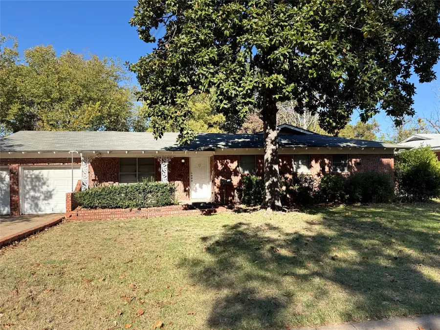 7005 Robinhood Lane, Fort Worth, TX 76112 - Image #2