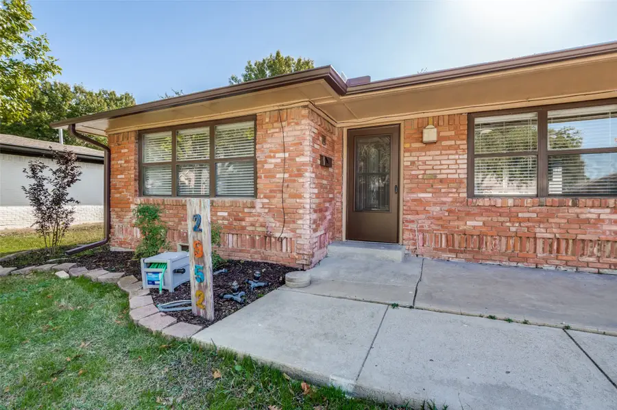 2952 Lavita Lane, Farmers Branch, TX 75234 - Image #3