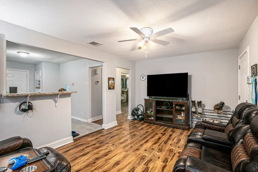 502 Bales Street, Cleburne, TX 76033 - Image #2