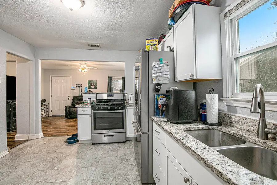 502 Bales Street, Cleburne, TX 76033 - Image #3