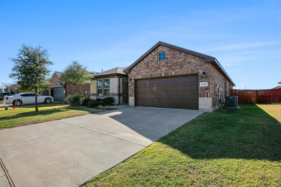 1210 Tiburon Trail, Cleburne, TX 76033 - Image #2