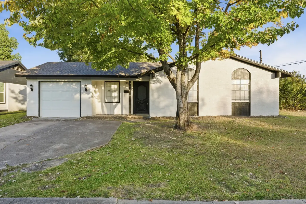 910 Royal Crest Drive, Mesquite, TX 75149 - Image #1