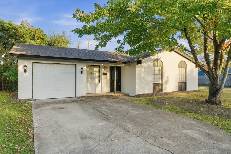 910 Royal Crest Drive, Mesquite, TX 75149 - Image #3