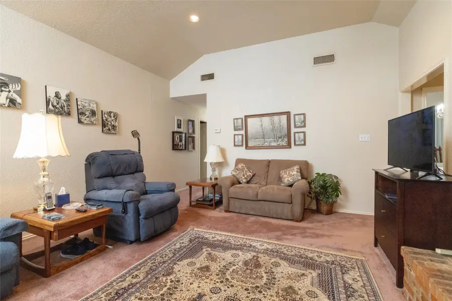 10053 Regent Row Street, Benbrook, TX 76126 - Image #3