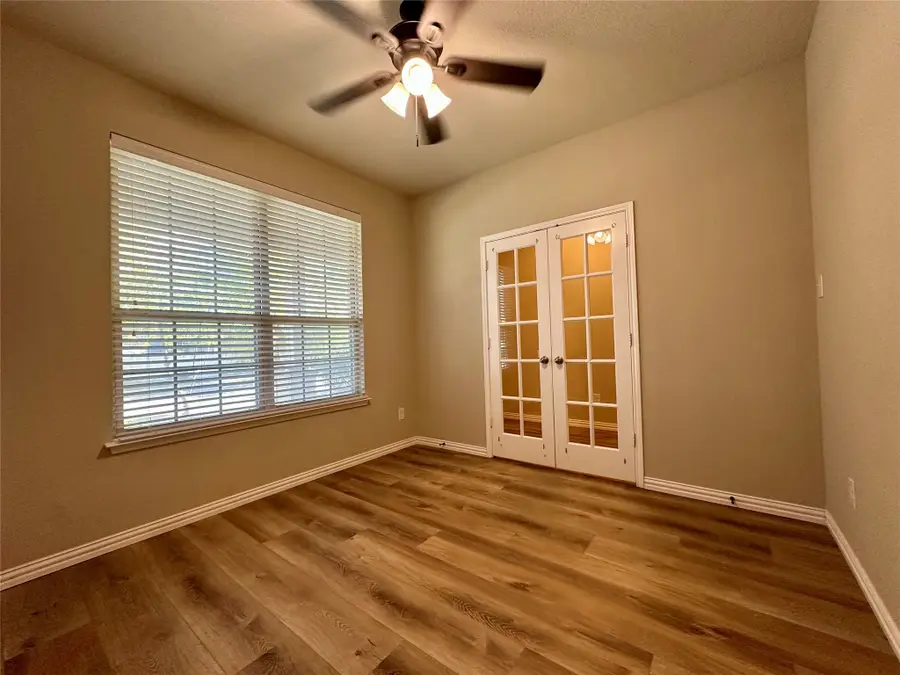 725 Hartsfield, Aubrey, TX 76227 - Image #3