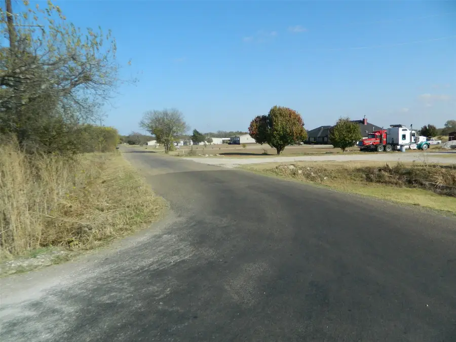 528 Johnston Road, Waxahachie, TX 75165 - Image #3