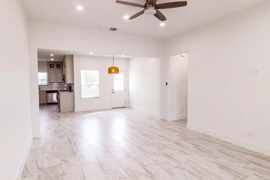 536 Highview Court, Godley, TX 76044 - Image #2