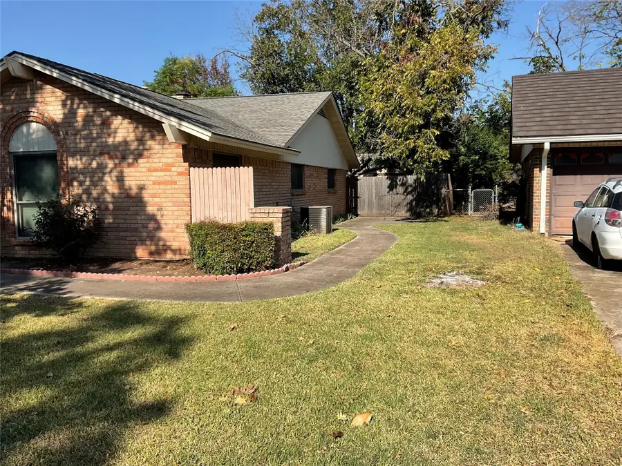 9000 Sirocka Drive, Benbrook, TX 76116 - Image #2