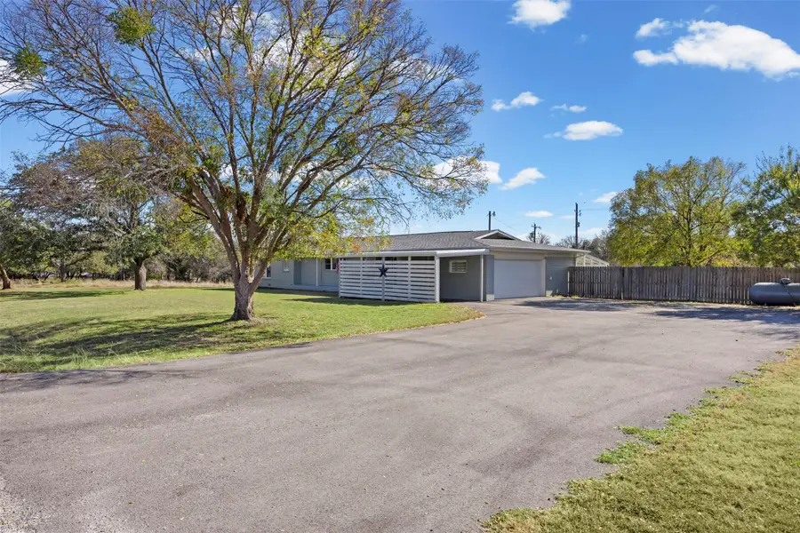 3610 Lakeshore Drive, Weatherford, TX 76087 - Image #2