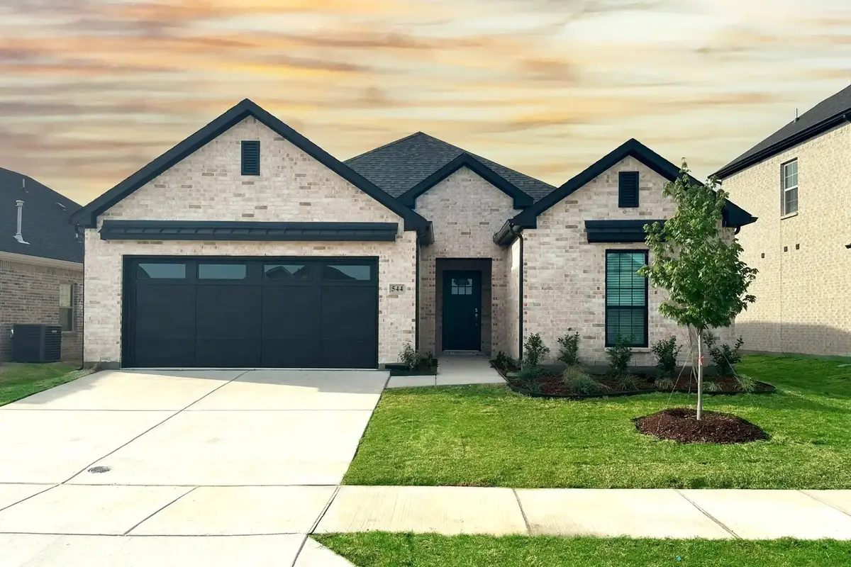 544 Oak Creek Drive, Lavon, TX 75166 - Image #1