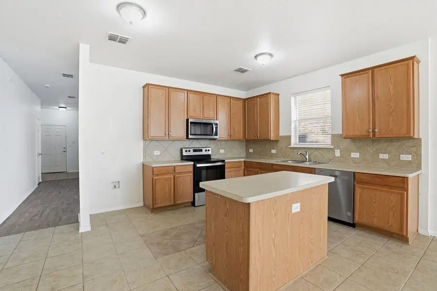 5860 Barrier Reef Drive, Fort Worth, TX 76179 - Image #2