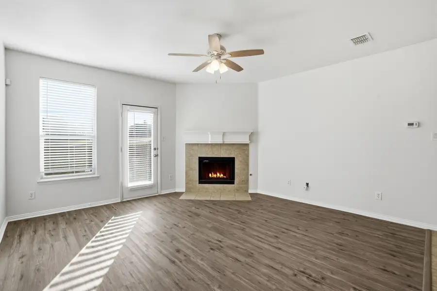 5860 Barrier Reef Drive, Fort Worth, TX 76179 - Image #3