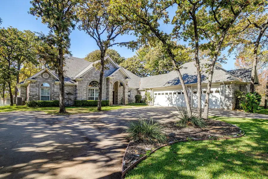 12215 Lake Forest Drive, Azle, TX 76020 - Image #2