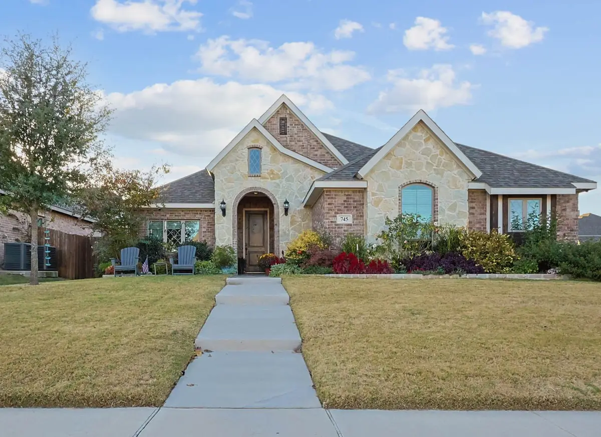 745 Larkspur Lane, Midlothian, TX 76065 - Image #1