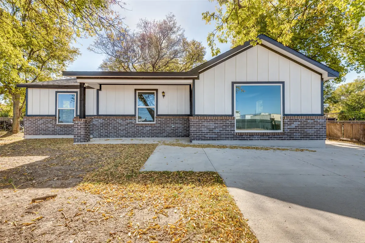 5728 Wilkes Drive, Fort Worth, TX 76119 - Image #1