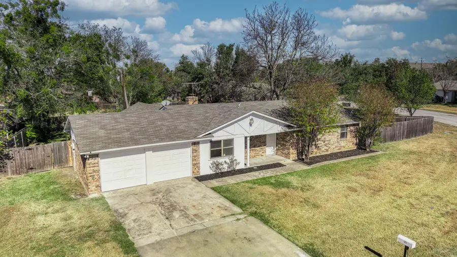121 Meadow Lane, Aledo, TX 76008 - Image #3