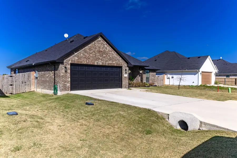 250 Poinsetta Drive, Palmer, TX 75152 - Image #3