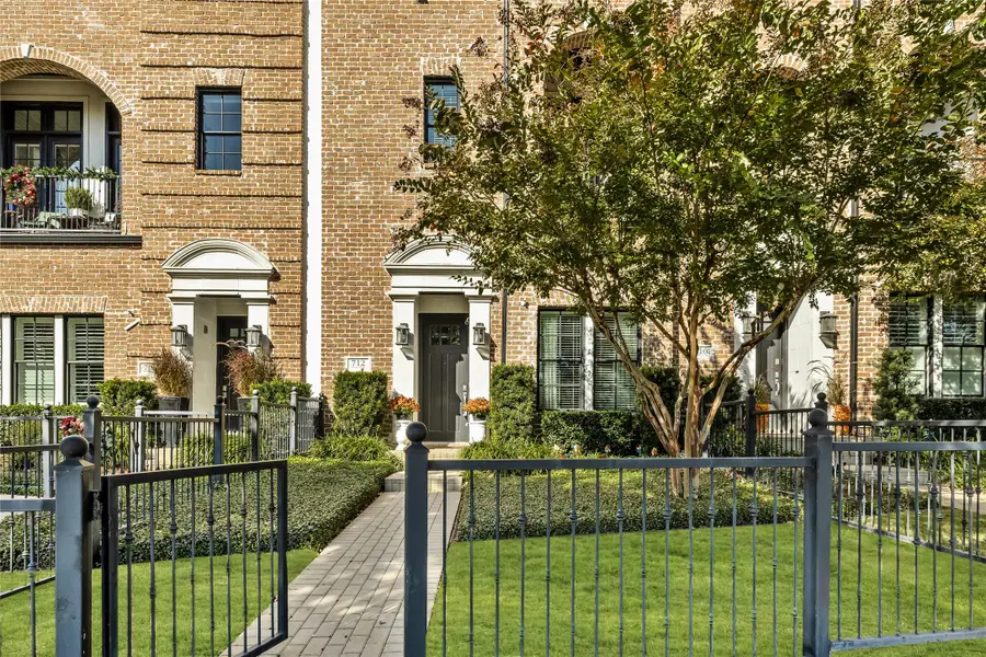 712 Sid Rich Drive, Irving, TX 75039 - Image #2