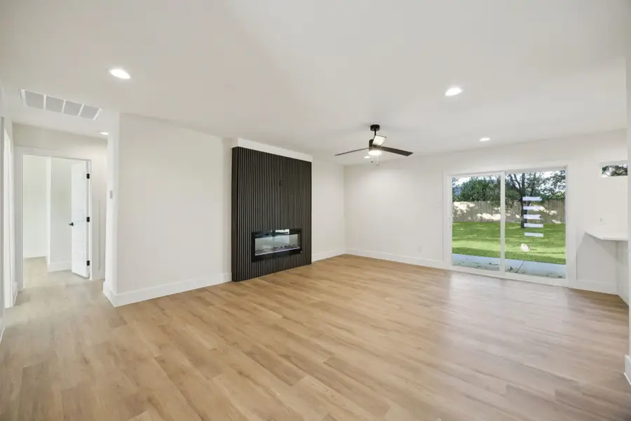 3404 Green Hill Drive, Arlington, TX 76014 - Image #3