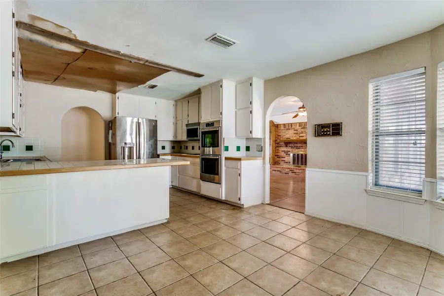 520 Baker Drive, Hurst, TX 76054 - Image #2