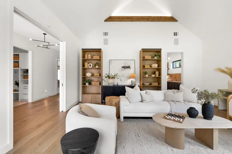 10510 Les Jardins Drive, Dallas, TX 75229 - Image #2