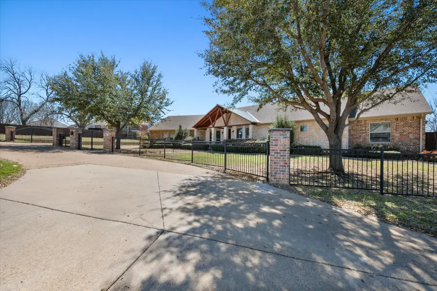 895 Bardin Road, Grand Prairie, TX 75052 - Image #2