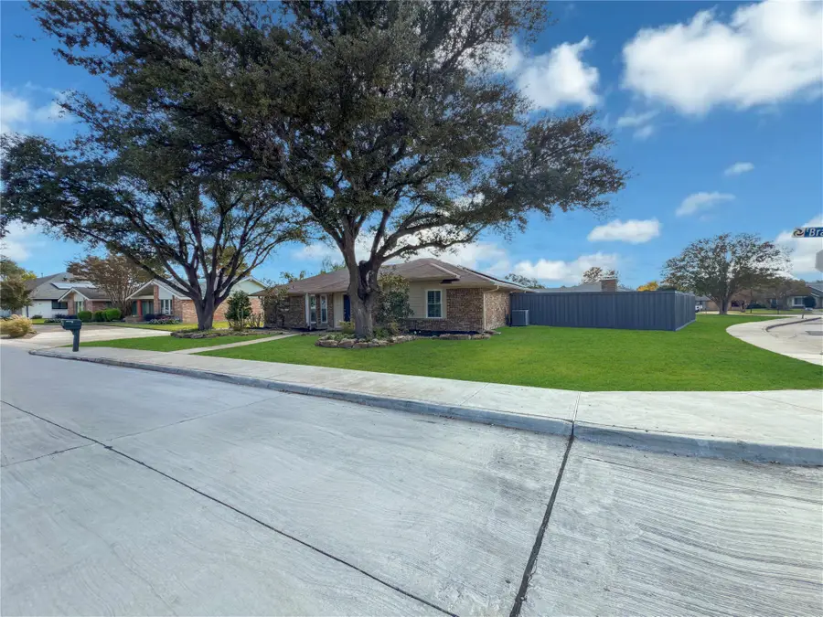 1912 E Branch Hollow Drive, Carrollton, TX 75007 - Image #3
