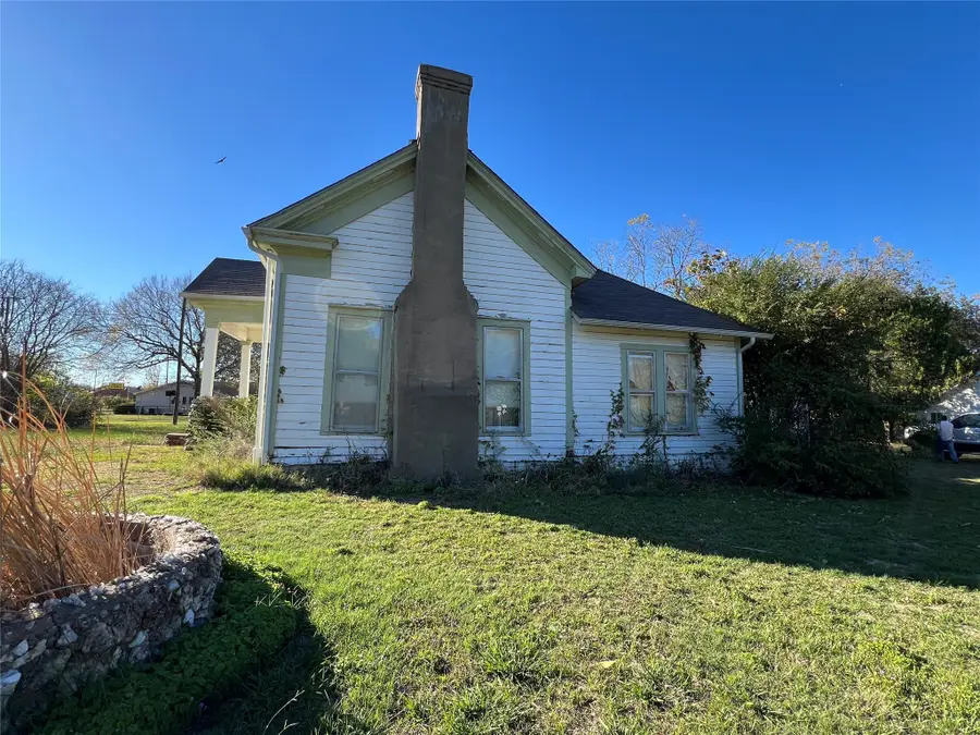 215 Paris Street, Ladonia, TX 75449 - Image #2