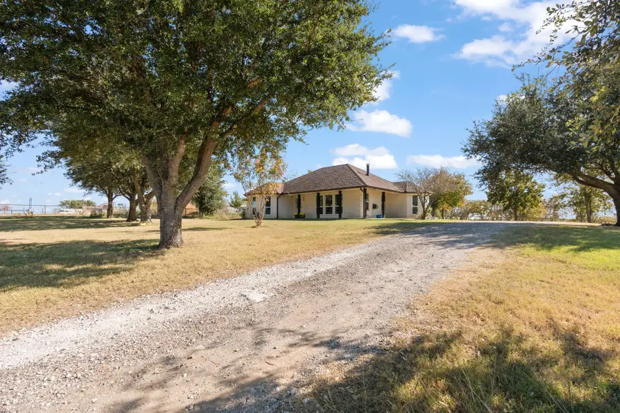 1013 Highland Road, Cleburne, TX 76033 - Image #3