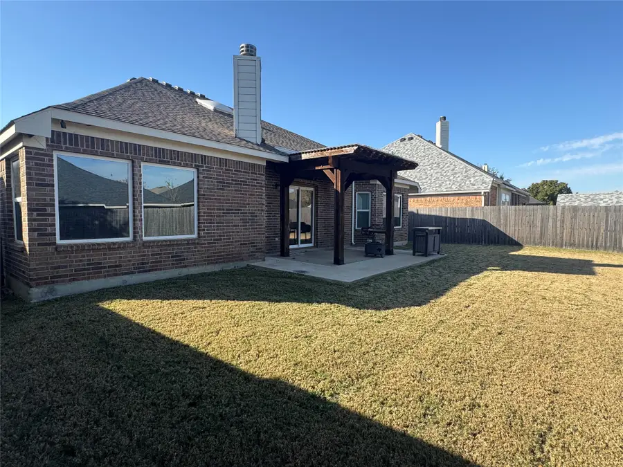 920 Chestnut Avenue, Burleson, TX 76028 - Image #3
