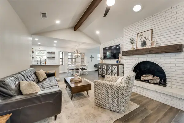 918 Oak Creek Estates Drive, Lewisville, TX 75067