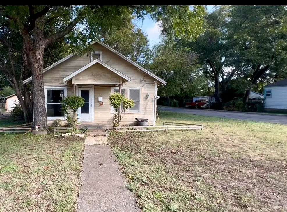 924 Sunnside Avenue, Cockrell Hill, TX 75211 - Image #1