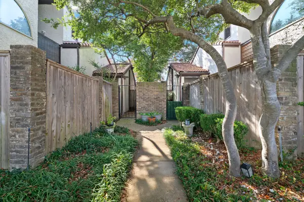 18040 Midway Road #120, Dallas, TX 75287