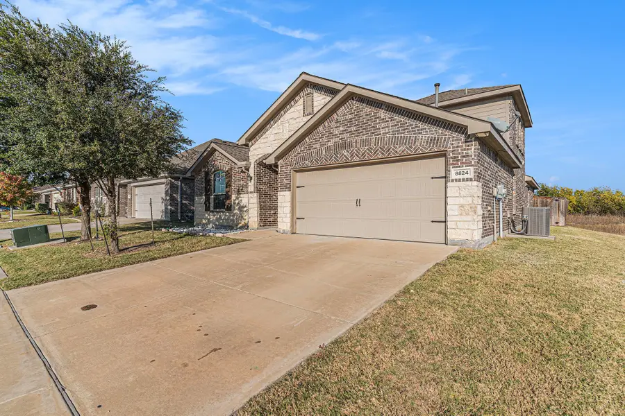 8824 Prairie Dawn Drive, Fort Worth, TX 76131 - Image #3