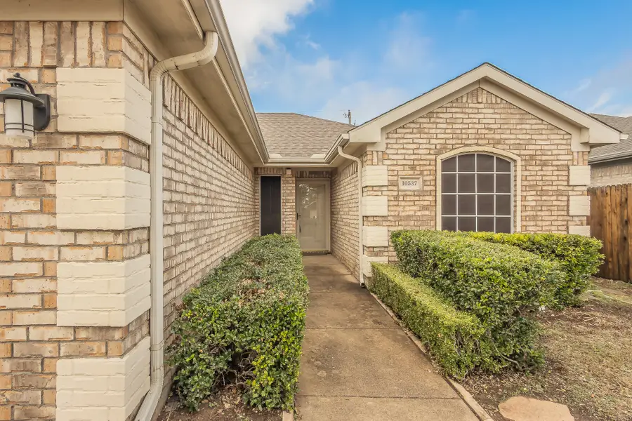 10537 Splitridge Court, Fort Worth, TX 76108 - Image #2